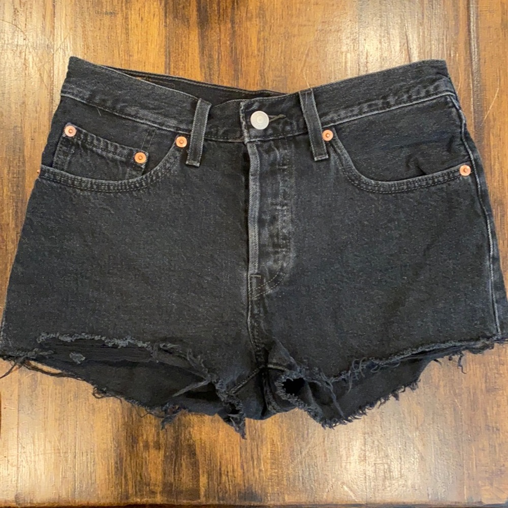 Levi’s 501 high waisted jean shorts size 26